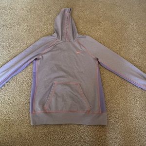 Women’s Nike ThermaFit sweatshirt - size large